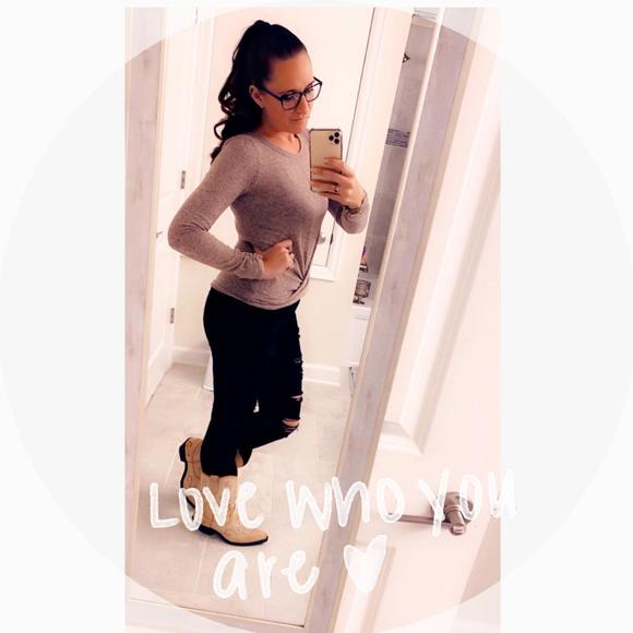 Meet your Posher, Brittany - Picture 1 of 1